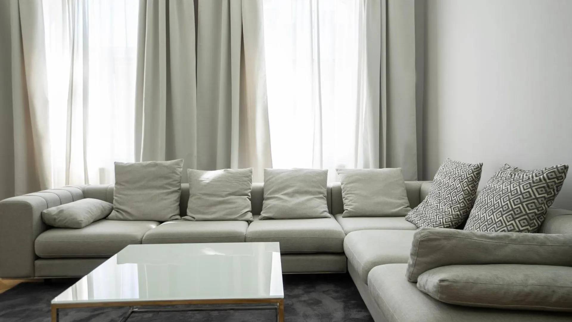 Charming 2-Room Apartment With Balcony, 15 Min To Center 维也纳