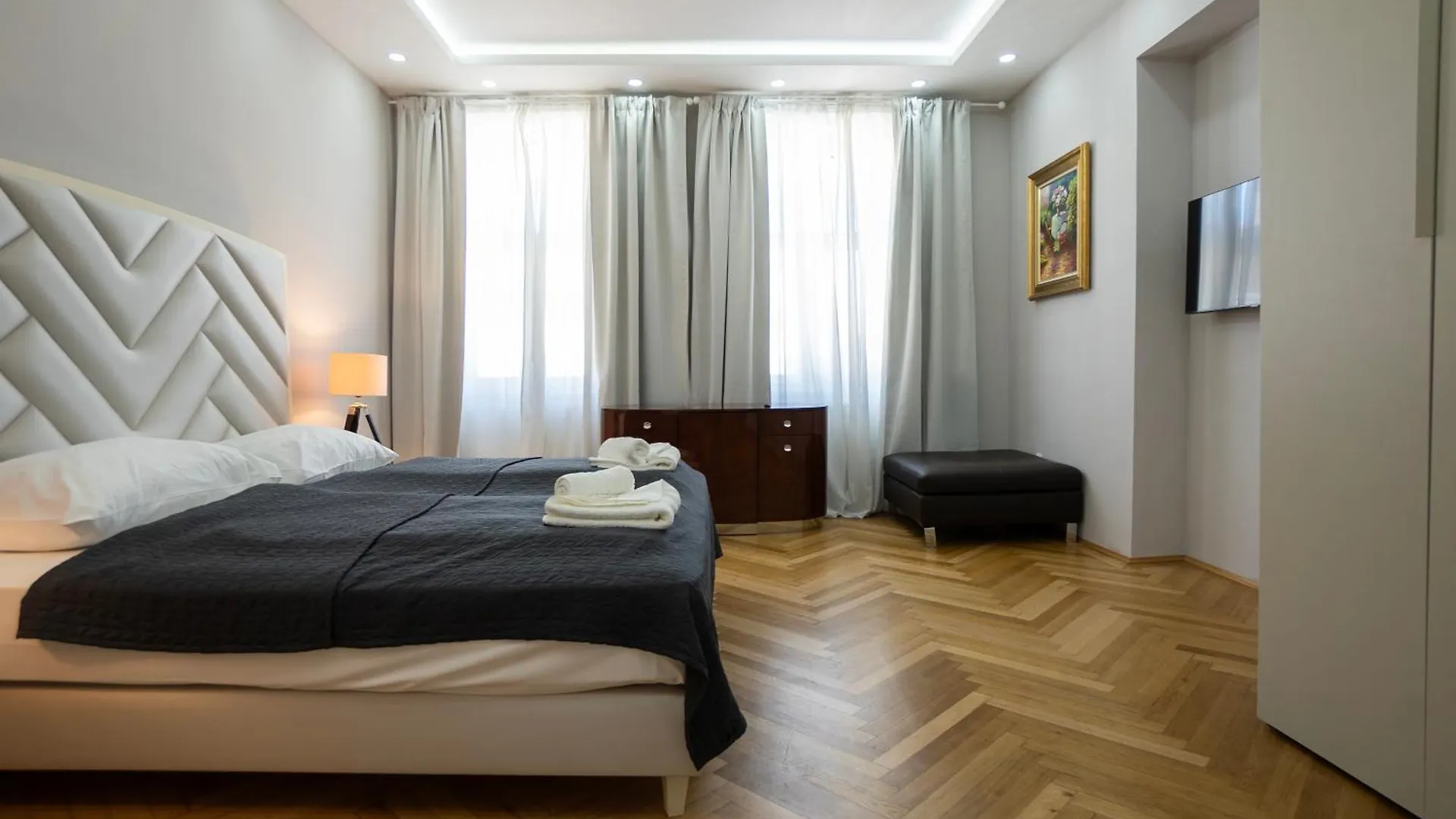 Charming 2-Room Apartment With Balcony, 15 Min To Center Wien Österreich